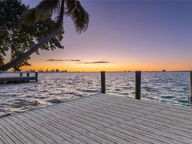 5060 N Bay Rd, Miami Beach FL 33140