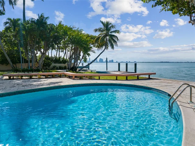 5060 N Bay Rd, Miami Beach FL 33140
