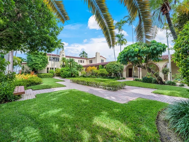 5060 N Bay Rd, Miami Beach FL 33140