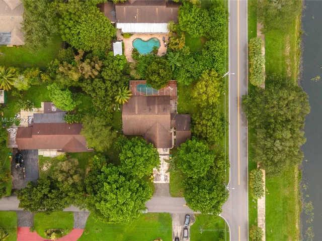 11201 NW 24th St, Plantation FL 33323