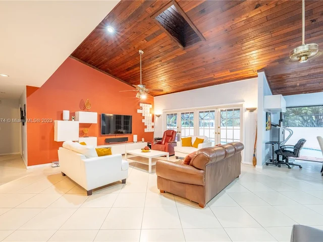 11201 NW 24th St, Plantation FL 33323