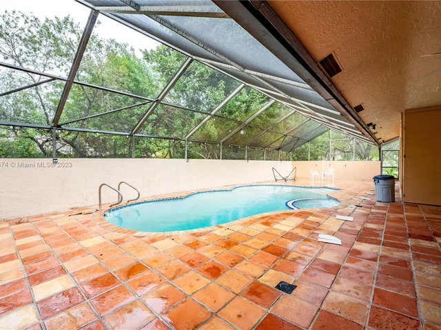 11201 NW 24th St, Plantation FL 33323