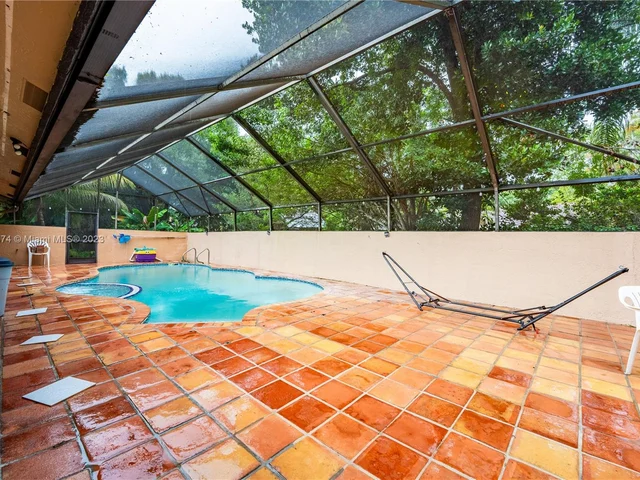 11201 NW 24th St, Plantation FL 33323