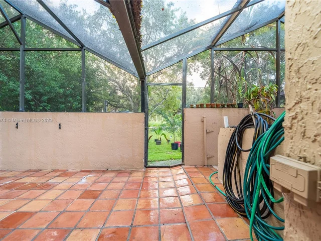 11201 NW 24th St, Plantation FL 33323