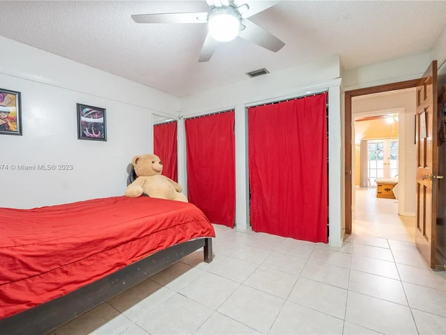 11201 NW 24th St, Plantation FL 33323