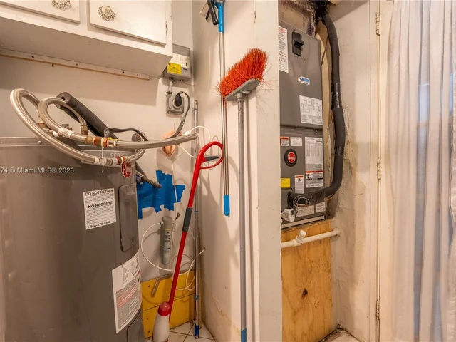 11201 NW 24th St, Plantation FL 33323