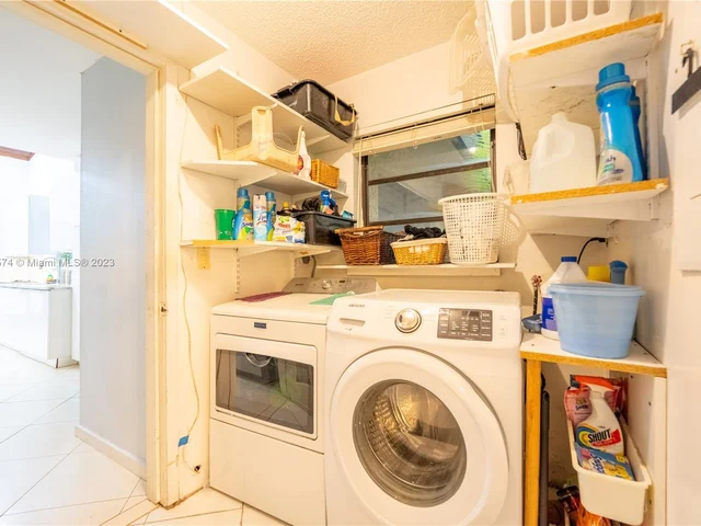 11201 NW 24th St, Plantation FL 33323