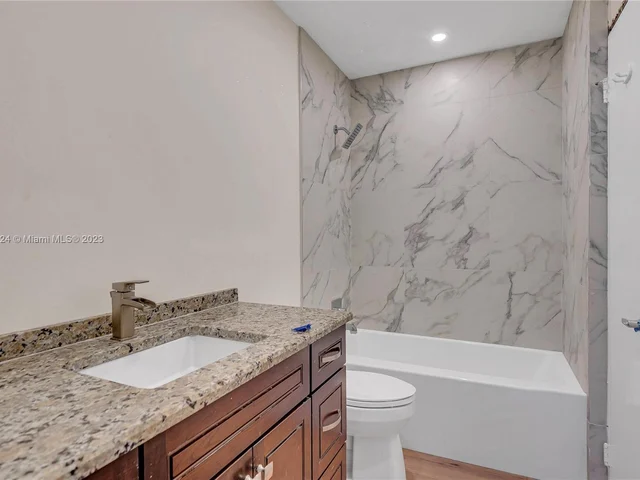 21060 NE 18th Ct, Miami FL 33179