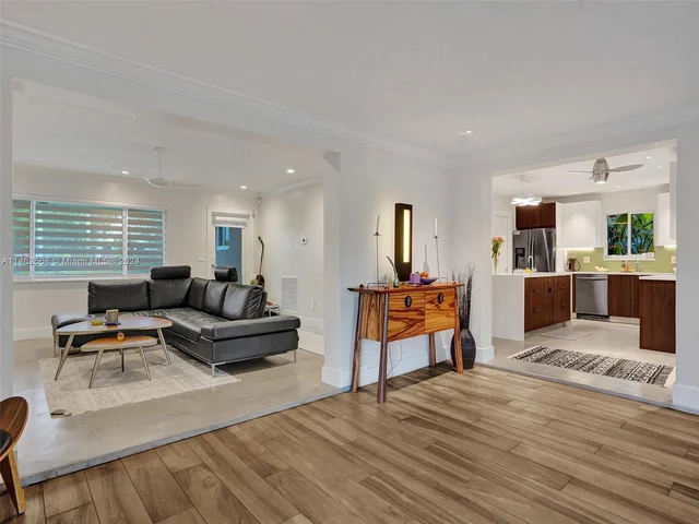 3460 NE 17th Way, Oakland Park FL 33334