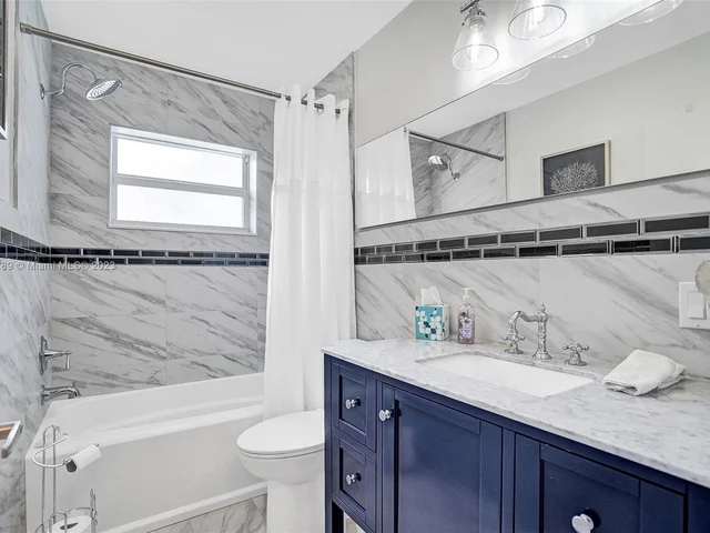 1248 Taylor St, Hollywood FL 33019