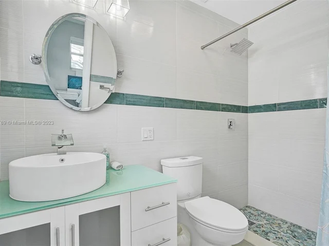 1248 Taylor St, Hollywood FL 33019