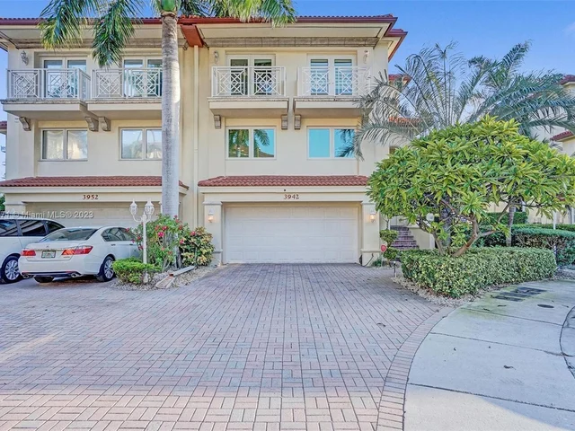 3942 NE 171st St # 4A, North Miami Beach FL 33160