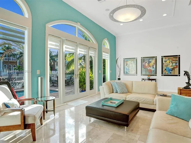 3942 NE 171st St # 4A, North Miami Beach FL 33160