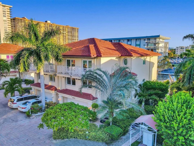 3942 NE 171st St # 4A, North Miami Beach FL 33160