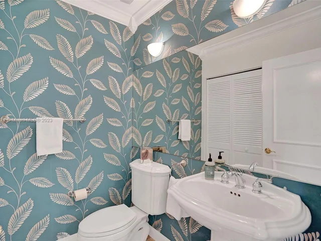 3942 NE 171st St # 4A, North Miami Beach FL 33160