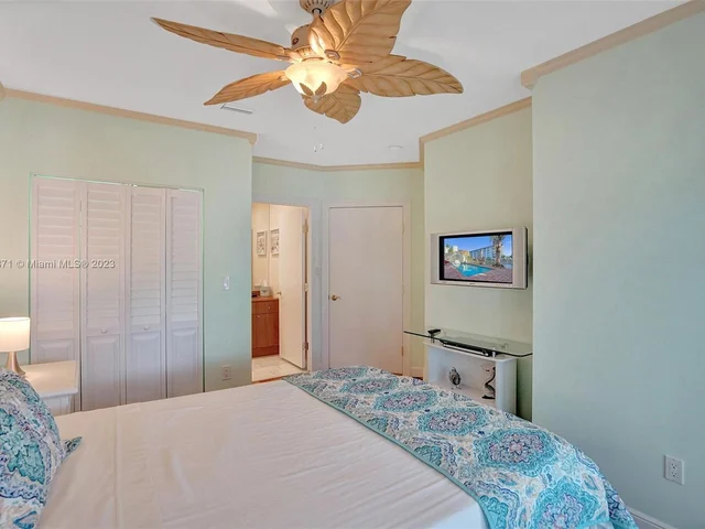 3942 NE 171st St # 4A, North Miami Beach FL 33160