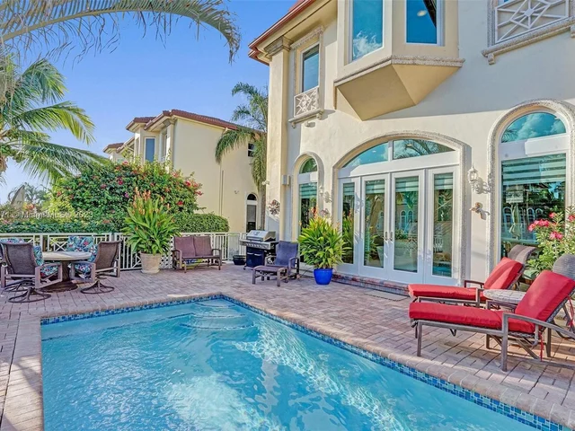 3942 NE 171st St # 4A, North Miami Beach FL 33160