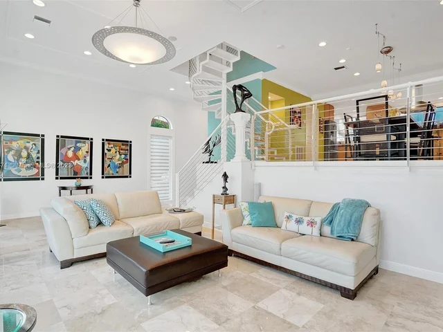 3942 NE 171st St # 4A, North Miami Beach FL 33160