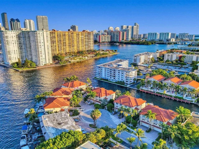 3942 NE 171st St # 4A, North Miami Beach FL 33160