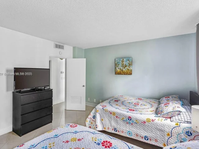 3901 S Ocean Dr # 5H, Hollywood FL 33019