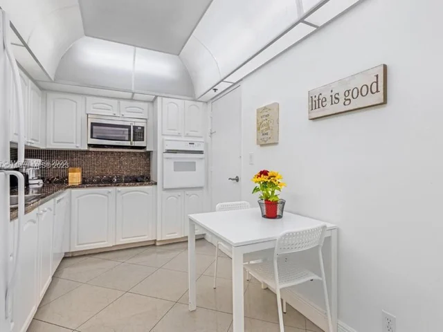 3901 S Ocean Dr # 5H, Hollywood FL 33019