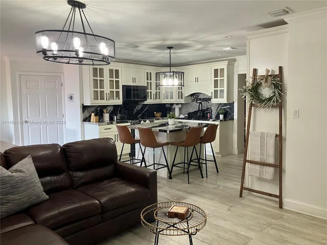 6300 Flagler St, Hollywood FL 33023