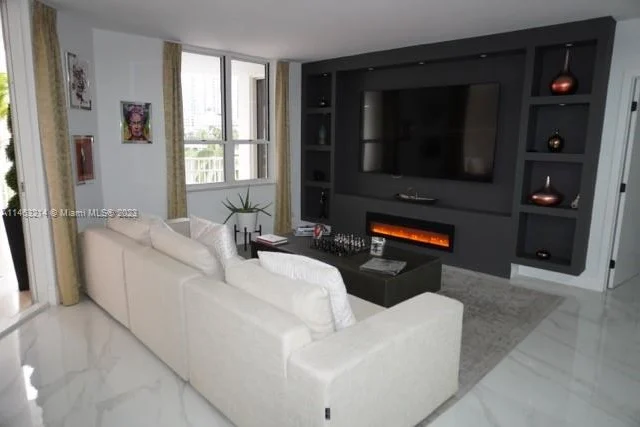 701 Brickell Key Blvd # 412, Miami FL 33131