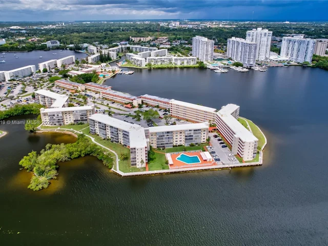 2980 Point East Dr # D311, Aventura FL 33160