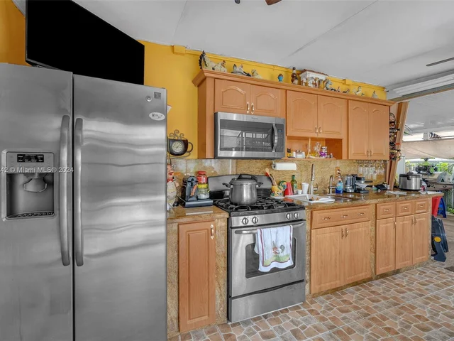 1631 NW 175th Ter, Miami Gardens FL 33169