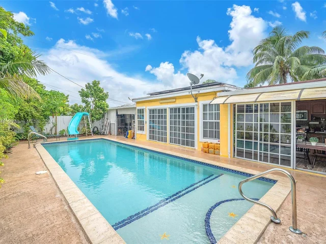 1631 NW 175th Ter, Miami Gardens FL 33169