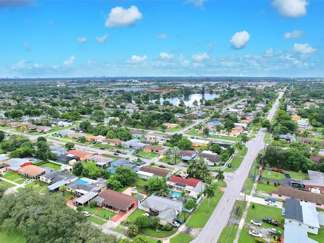 1631 NW 175th Ter, Miami Gardens FL 33169