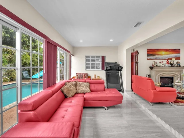 1631 NW 175th Ter, Miami Gardens FL 33169