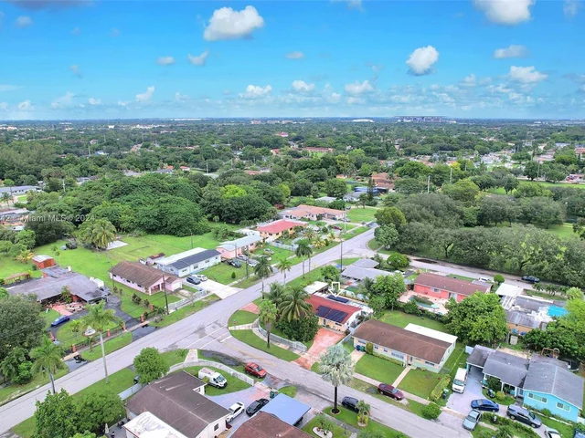 1631 NW 175th Ter, Miami Gardens FL 33169