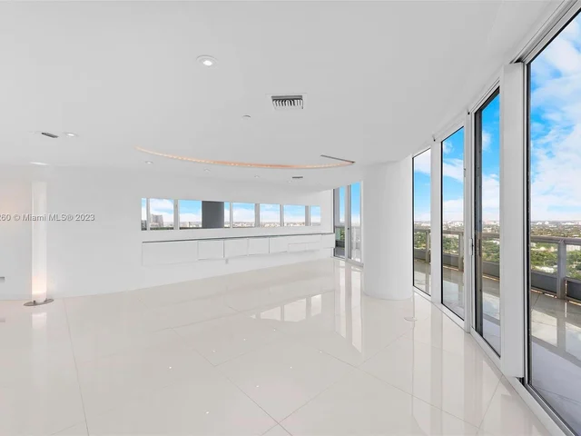 1643 Brickell Ave # 3902, Miami FL 33129