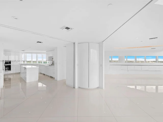 1643 Brickell Ave # 3902, Miami FL 33129