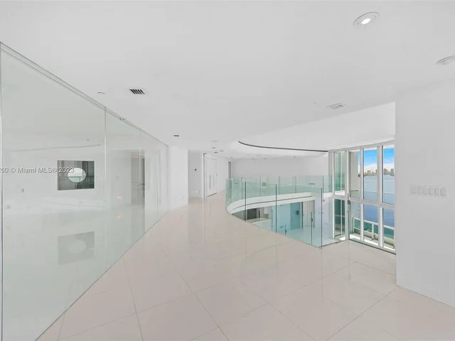 1643 Brickell Ave # 3902, Miami FL 33129