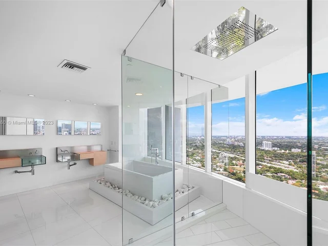 1643 Brickell Ave # 3902, Miami FL 33129