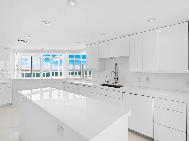 1643 Brickell Ave # 3902, Miami FL 33129