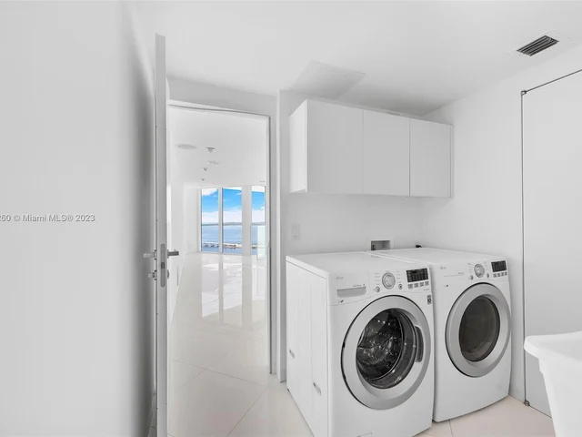 1643 Brickell Ave # 3902, Miami FL 33129