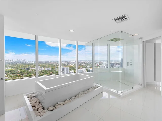 1643 Brickell Ave # 3902, Miami FL 33129