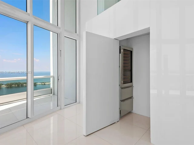 1643 Brickell Ave # 3902, Miami FL 33129