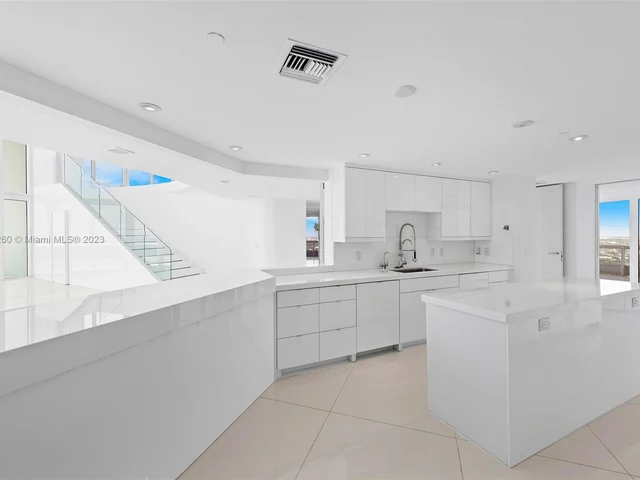 1643 Brickell Ave # 3902, Miami FL 33129