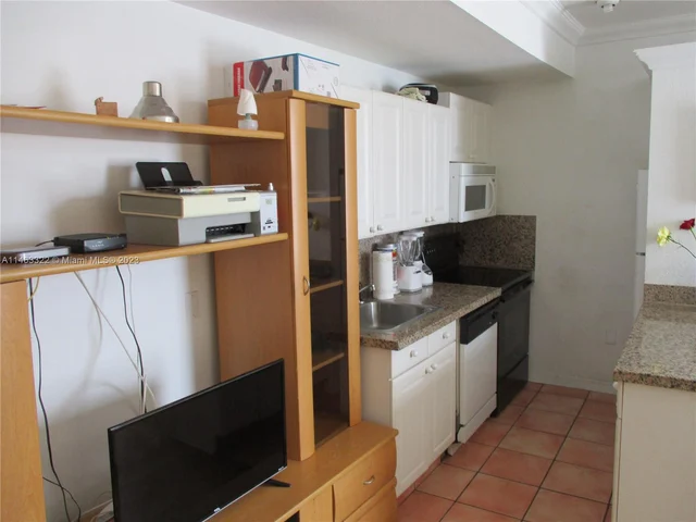 1027 Pennsylvania Ave # 306, Miami Beach FL 33139