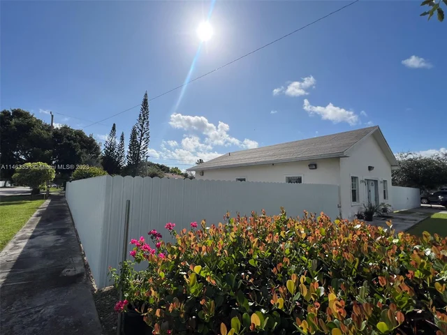 17801 SW 107th Ave, Miami FL 33157