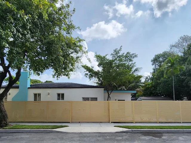 442 NW 46th St, Miami FL 33127