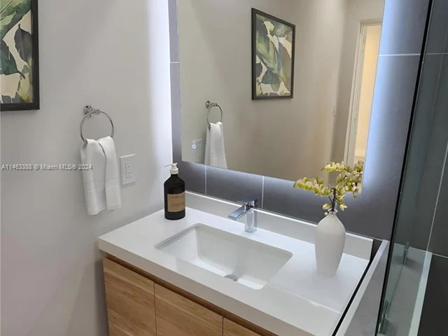 442 NW 46th St, Miami FL 33127