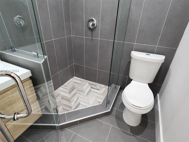 442 NW 46th St, Miami FL 33127