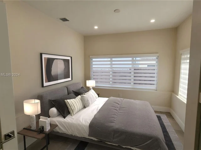 442 NW 46th St, Miami FL 33127