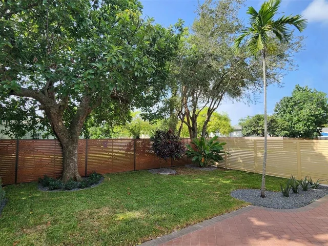 442 NW 46th St, Miami FL 33127