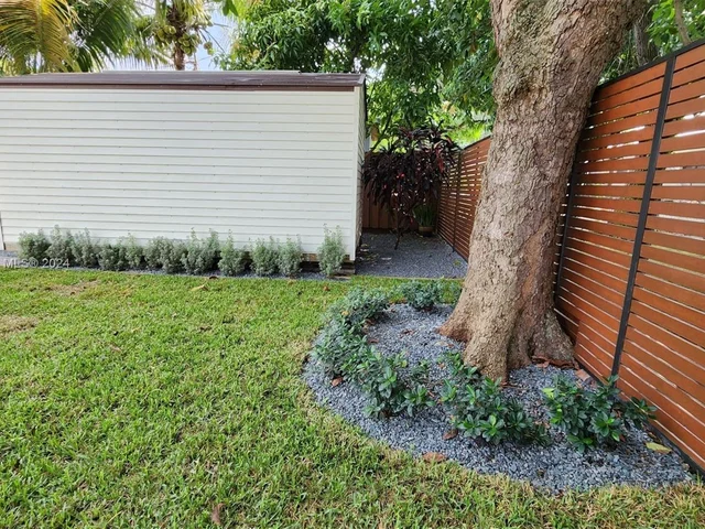 442 NW 46th St, Miami FL 33127